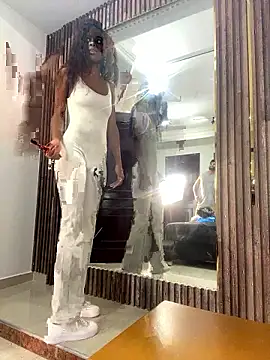 Snapshot of adaraSmiith chatting on January 17, 12:53 pm adaraSmiith online show from January 17, 12:53 pm