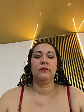 Snapshot of luisa_curli chatting on June 25, 8:25 pm luisa curli online show from June 25, 8:25 pm