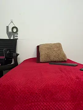 luisa curli online show from April 4, 11:22 pm