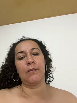 luisa curli online show from February 10, 4:22 am