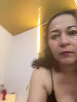 Snapshot of luisa_curli chatting on July 19, 9:11 pm luisa curli online show from July 19, 9:11 pm
