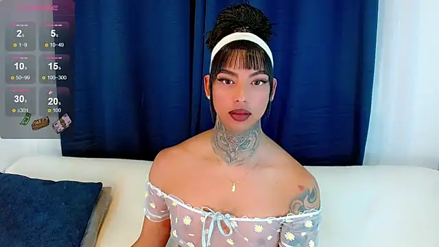 Snapshot of laura_sweett120 chatting on October 18, 12:56 am laura sweett120 online show from October 18, 12:56 am
