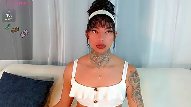Snapshot of laura_sweett120 chatting on October 14, 11:14 pm laura sweett120 online show from October 14, 11:14 pm