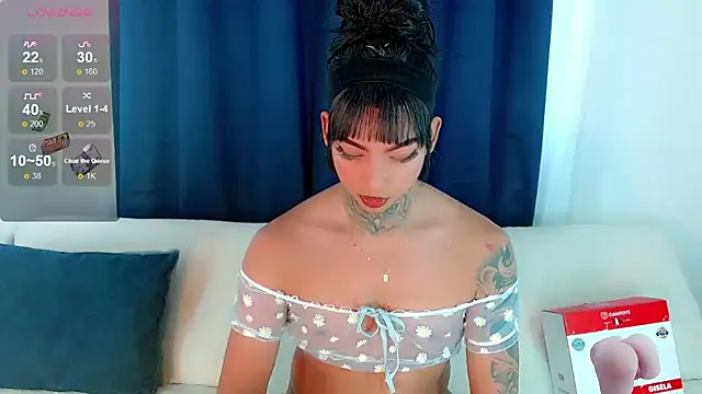 Snapshot of laura_sweett120 chatting on October 26, 11:54 am laura sweett120 online show from October 26, 11:54 am