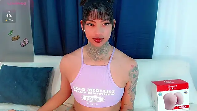 Snapshot of laura_sweett120 chatting on November 8, 4:49 am laura sweett120 online show from November 8, 4:49 am