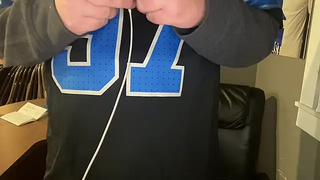 Snapshot of daddystone101 chatting on January 10, 2:46 am daddystone101 online show from January 10, 2:46 am