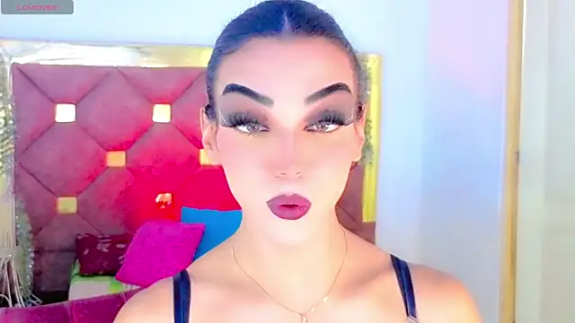 the-horus-girl online show from April 12, 2:15 am