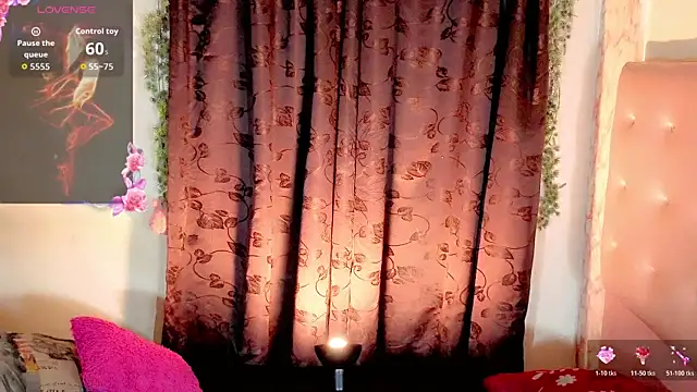 Snapshot of the-horus-girl chatting on July 8, 5:41 am the-horus-girl online show from July 8, 5:41 am