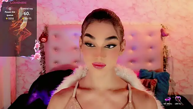 Snapshot of the-horus-girl chatting on July 15, 12:50 am the-horus-girl online show from July 15, 12:50 am