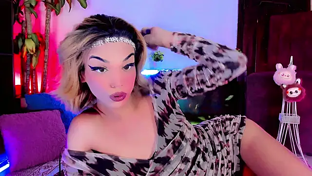 Snapshot of the-horus-girl chatting on September 19, 7:23 am the-horus-girl online show from September 19, 7:23 am