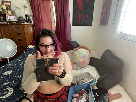 anja peach online show from October 7, 7:04 pm