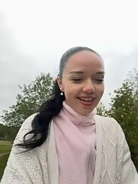 Vanesskaa online show from October 10, 4:30 pm