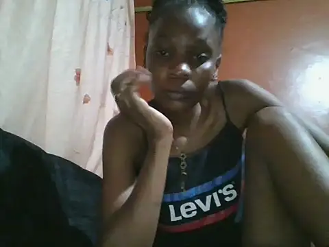Snapshot of slim_girl02 chatting on June 9, 5:47 pm slim girl02 online show from June 9, 5:47 pm