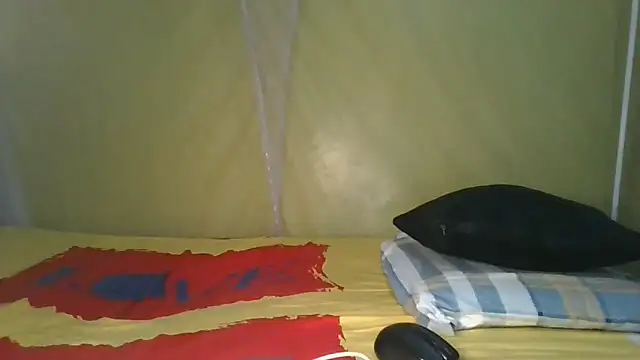 Snapshot of slim_girl02 chatting on June 14, 5:36 pm slim girl02 online show from June 14, 5:36 pm