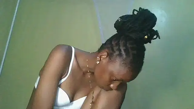 Snapshot of slim_girl02 chatting on July 4, 5:39 pm slim girl02 online show from July 4, 5:39 pm