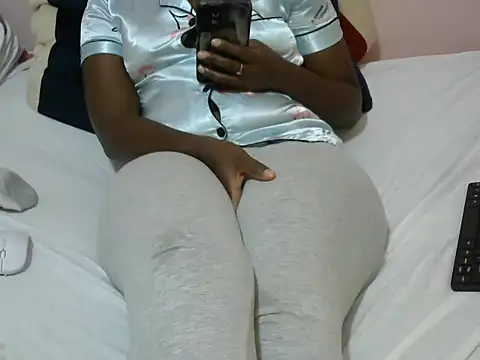 winnie254 online show from November 11, 9:31 pm