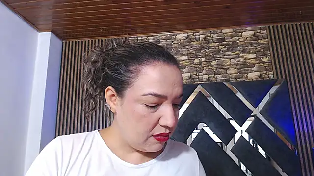 marie hss online show from November 28, 7:47 pm