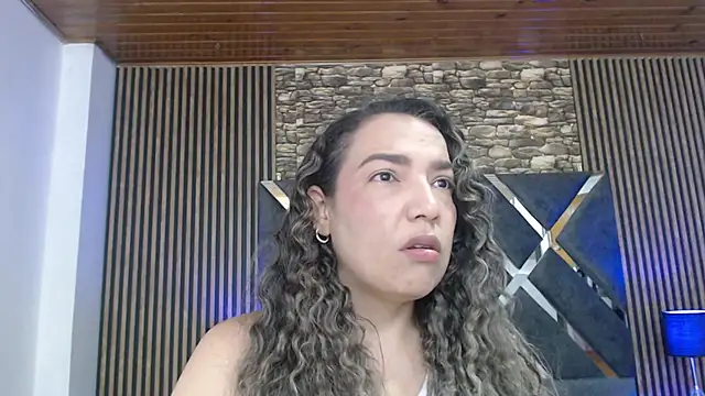 marie hss online show from December 19, 8:33 pm