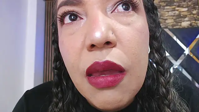 marie hss online show from December 18, 6:23 pm