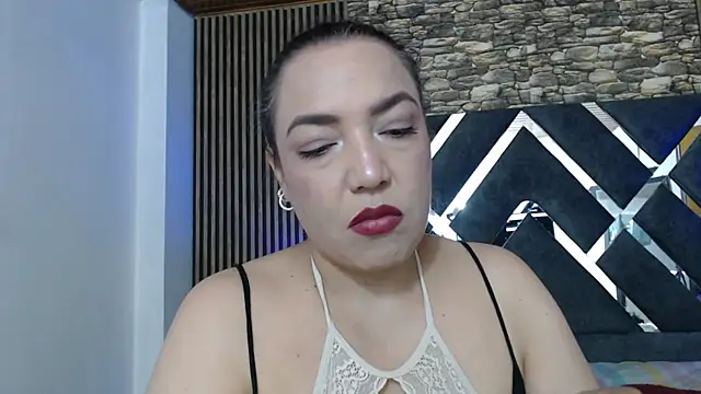 marie hss online show from December 15, 4:13 pm