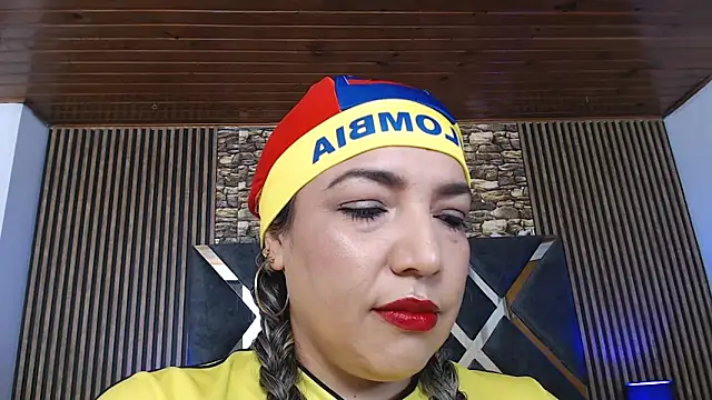 Snapshot of marie_hss chatting on June 17, 8:08 pm marie hss online show from June 17, 8:08 pm