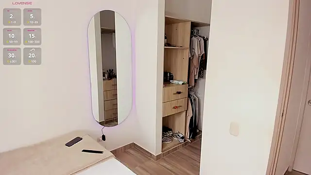 rose scottt online show from October 15, 3:09 pm