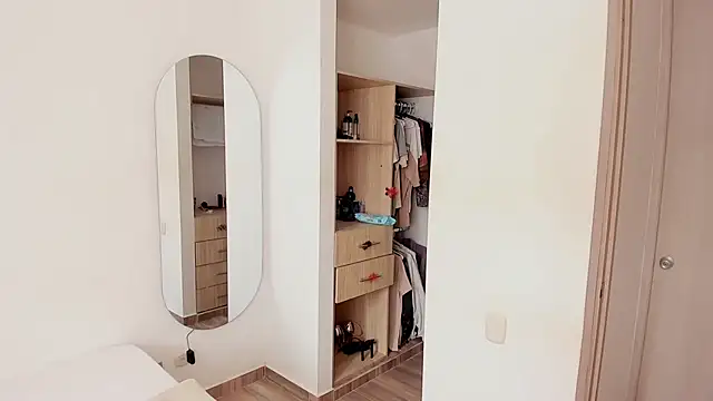 rose scottt online show from November 11, 5:08 pm