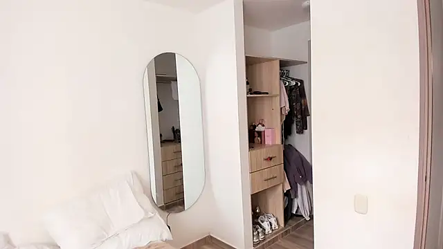 rose scottt online show from March 6, 4:57 pm