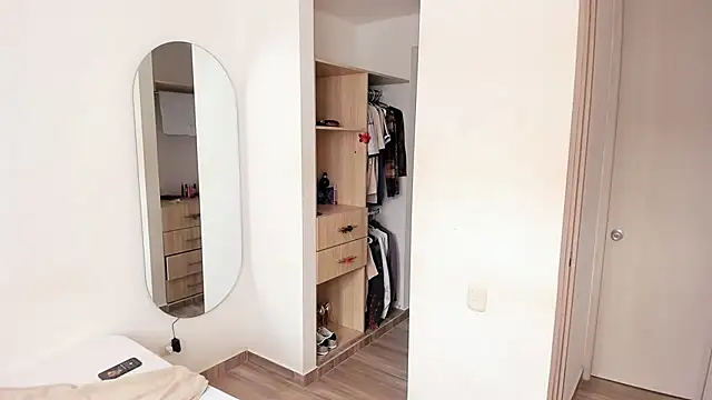 rose scottt online show from November 29, 3:01 pm