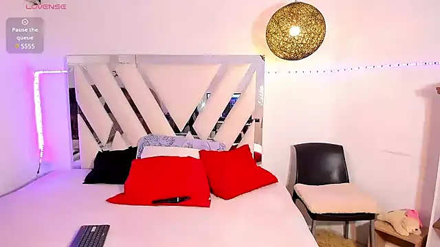 rose scottt online show from March 12, 11:43 am