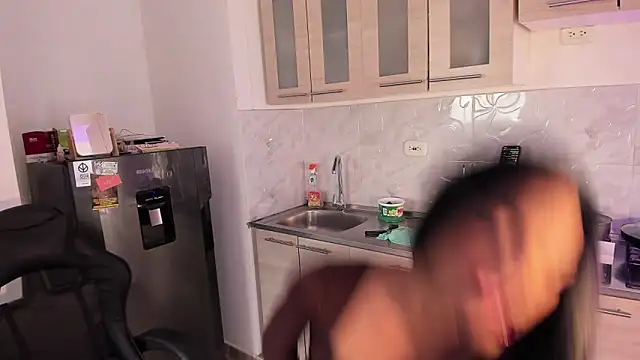 rose scottt online show from April 5, 7:53 pm