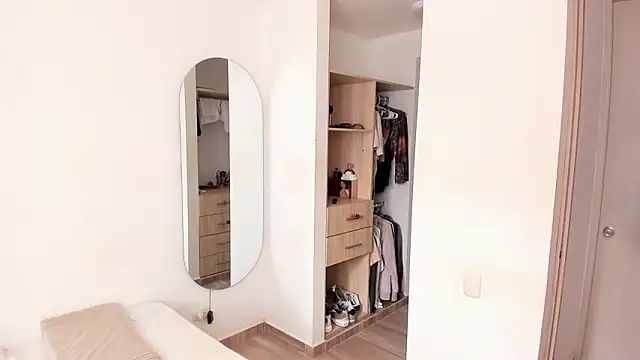 rose scottt online show from February 8, 5:54 pm