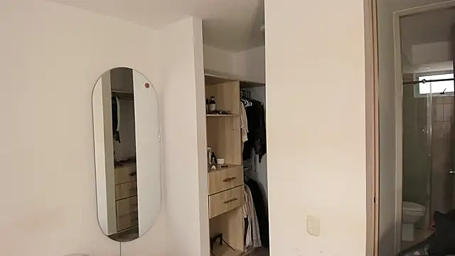 rose scottt online show from April 17, 9:17 pm