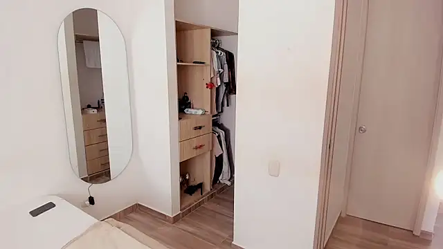 rose scottt online show from November 21, 5:12 pm