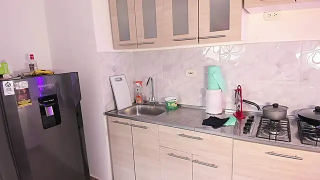 rose scottt online show from March 1, 9:04 pm