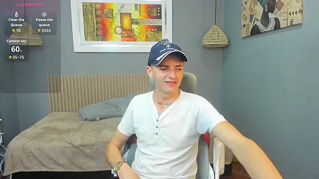 Snapshot of tossetrech chatting on September 18, 2:47 am tossetrech online show from September 18, 2:47 am