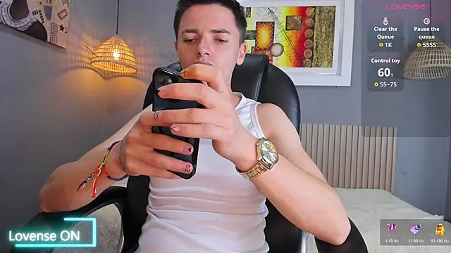 Snapshot of tossetrech chatting on December 14, 3:35 am tossetrech online show from December 14, 3:35 am