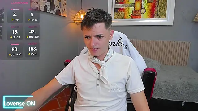 Snapshot of tossetrech chatting on November 11, 3:12 am tossetrech online show from November 11, 3:12 am