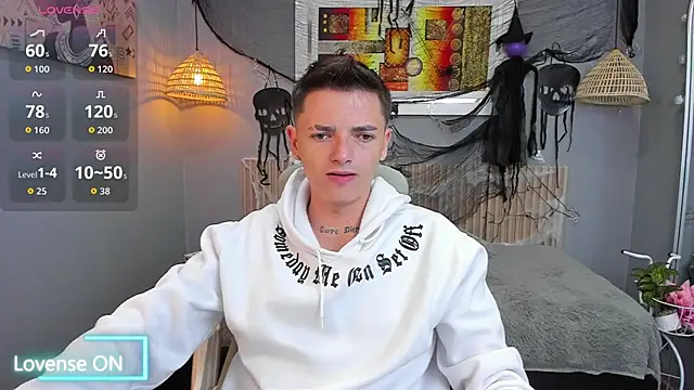 Snapshot of tossetrech chatting on October 26, 3:07 am tossetrech online show from October 26, 3:07 am