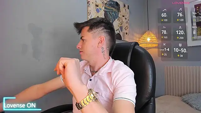 Snapshot of tossetrech chatting on December 5, 2:54 am tossetrech online show from December 5, 2:54 am