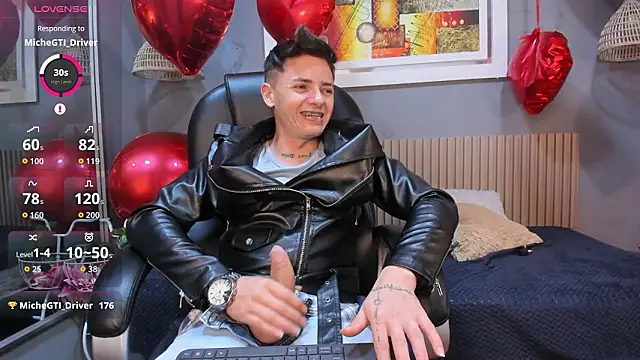 Snapshot of tossetrech chatting on February 24, 3:29 am tossetrech online show from February 24, 3:29 am