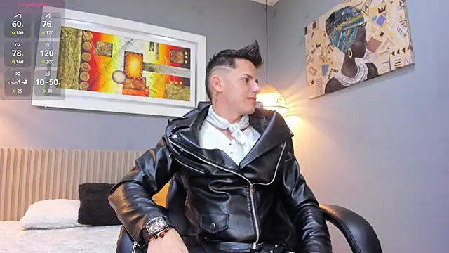 Snapshot of tossetrech chatting on February 4, 3:34 am tossetrech online show from February 4, 3:34 am