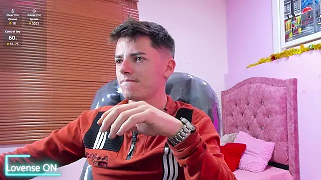 Snapshot of tossetrech chatting on December 18, 3:44 am tossetrech online show from December 18, 3:44 am