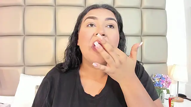 DojaAissha online show from January 12, 7:20 pm