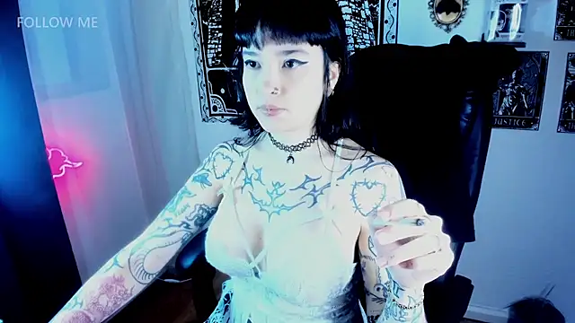 Demongirl6666 online show from December 3, 7:52 am