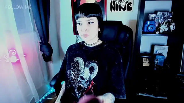 Demongirl6666 online show from April 16, 5:57 pm