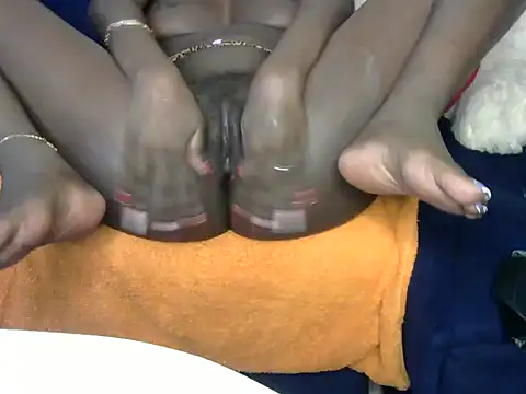 Moniklavy online show from December 2, 8:32 pm