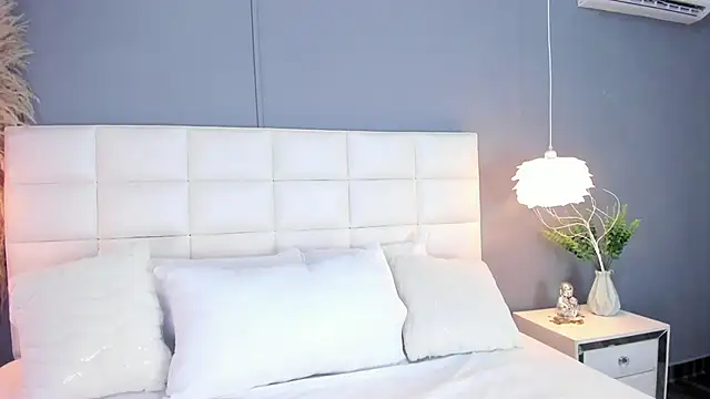 HannaKarson online show from December 16, 11:36 am