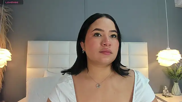 Snapshot of HannaKarson chatting on February 12, 11:32 am HannaKarson online show from February 12, 11:32 am