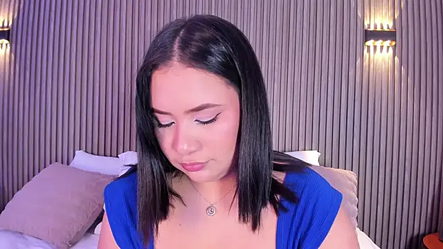 HannaKarson online show from April 14, 4:06 am